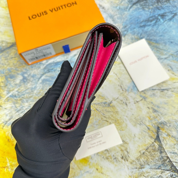 LVコピーウォレット着用イメージ